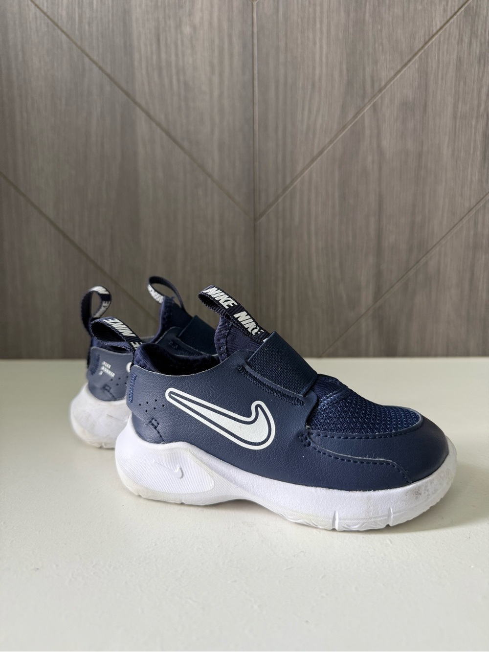 Nike Toddler Navy and White Flex Runner 4